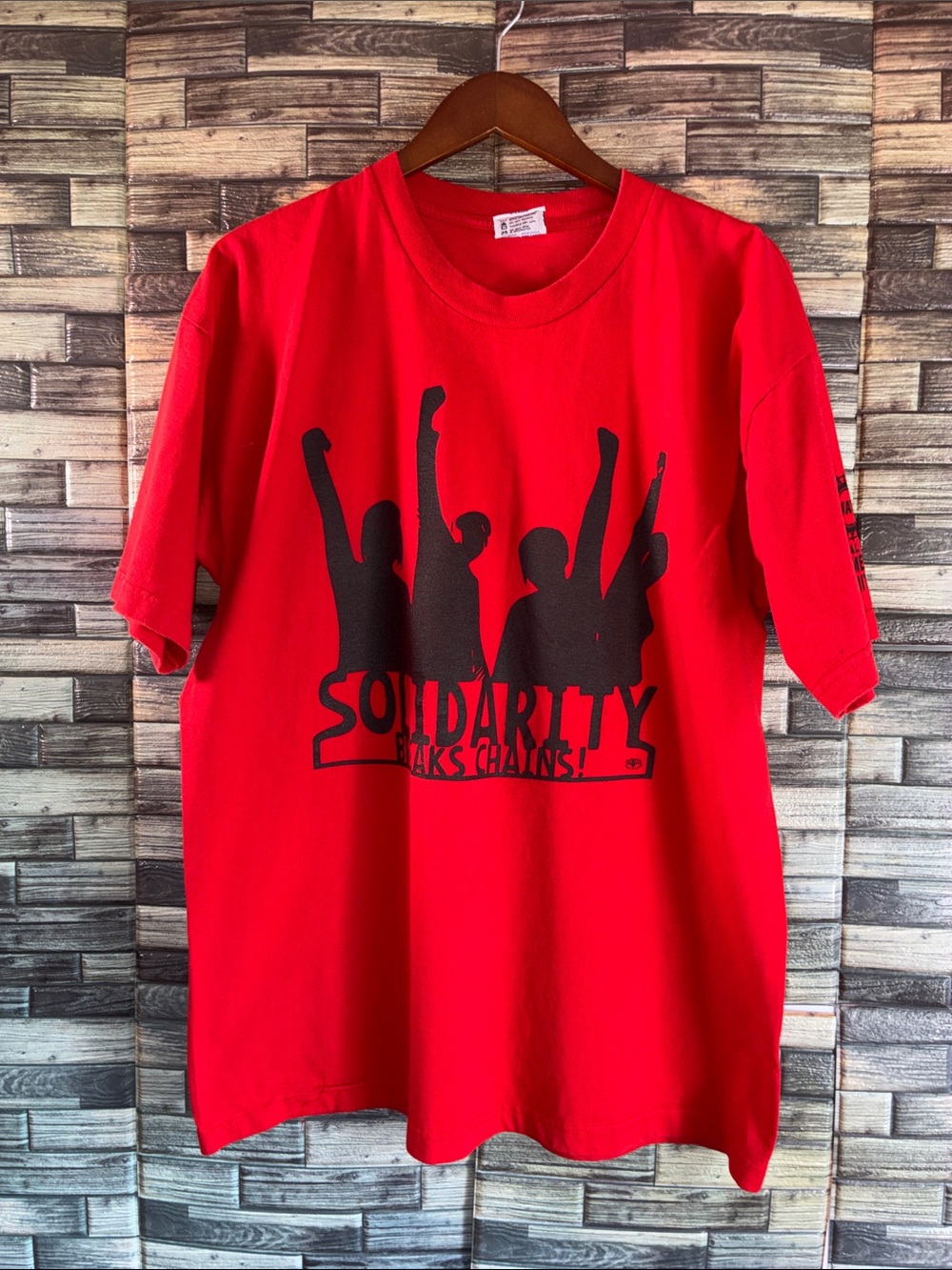 Vintage Red Bayside XL UAW Solidarity Breaks Chains Shirt